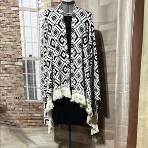Massini Black and White Geometric Long Sleeve Cardigan with Fringe Size L